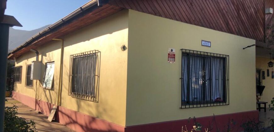 Linda casa en Plena Av Eastman, Olmué