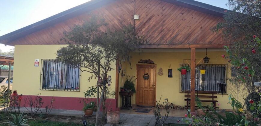Linda casa en Plena Av Eastman, Olmué
