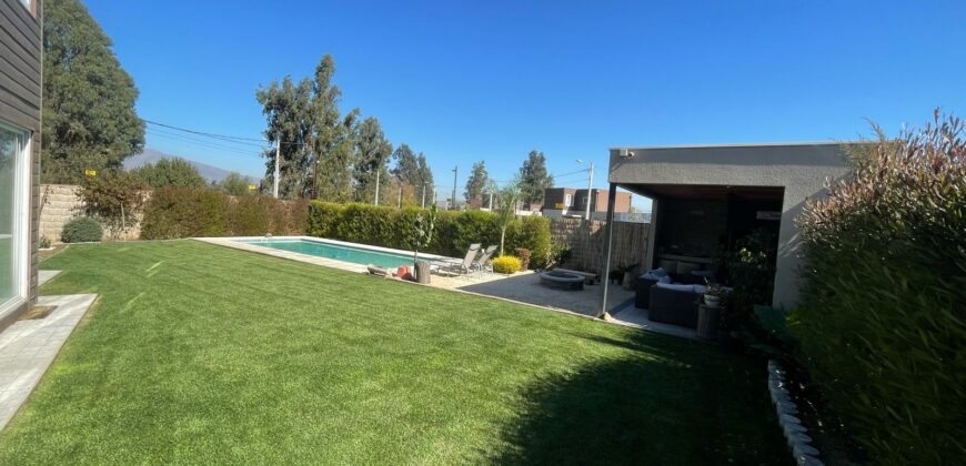 Gran casa en av eastman limache