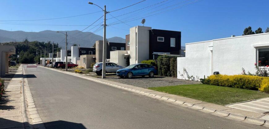 Gran casa en av eastman limache